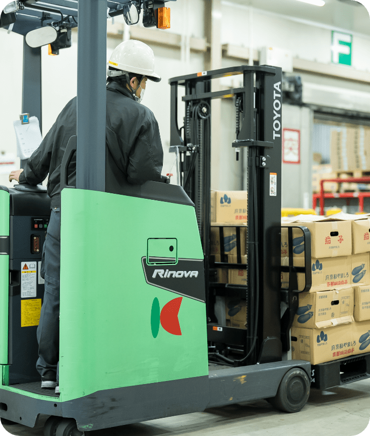 お客様のニーズに合わせた、集約管理の物流拠点