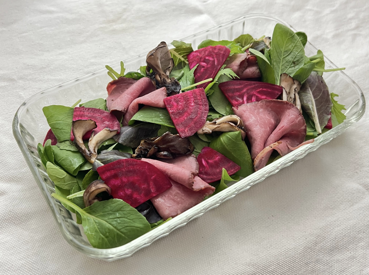 ビーツと舞茸のサラダ