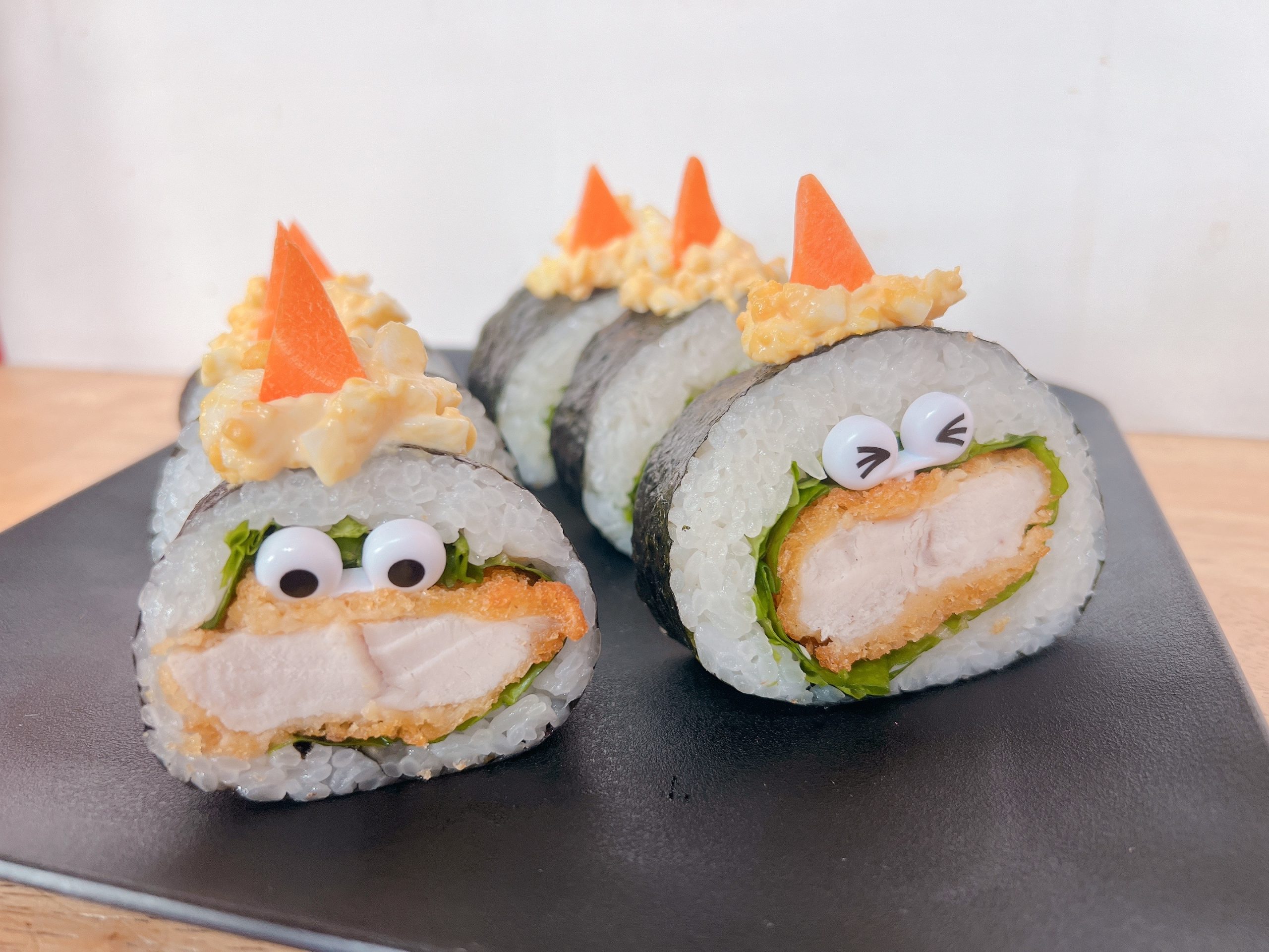 ふんわりレタスとチキンカツの子鬼恵方巻